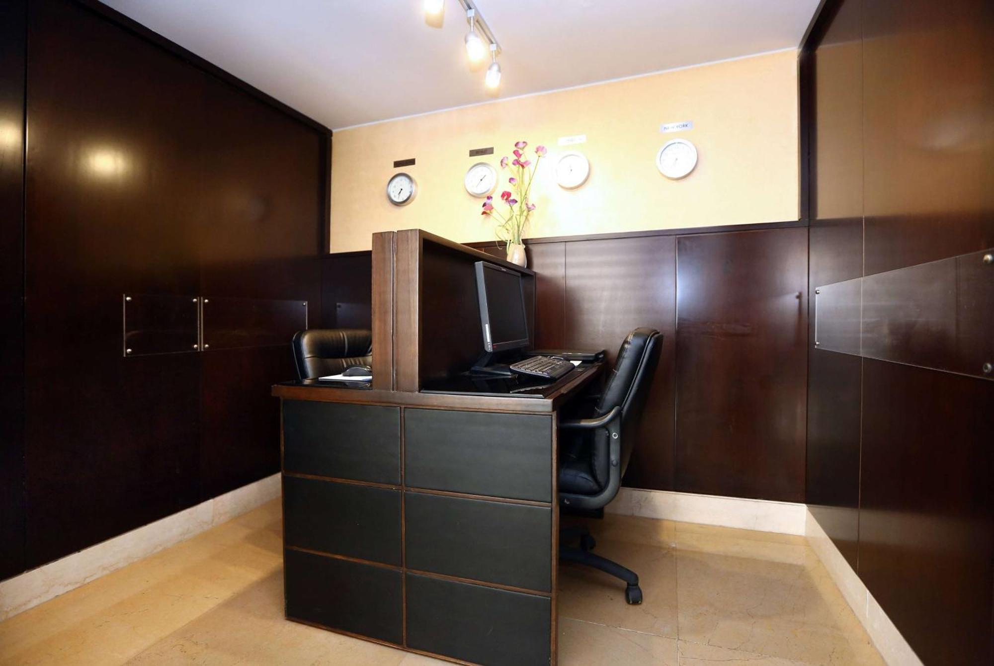 Ramada Plaza by Wyndham Beirut Raouche Hotel Bagian luar foto