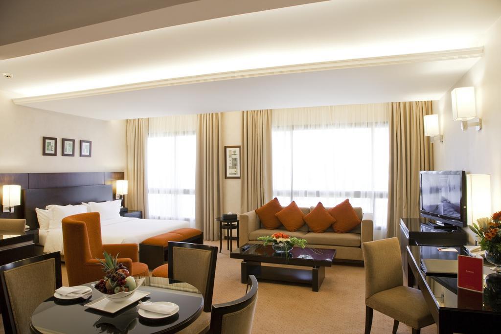 Ramada Plaza by Wyndham Beirut Raouche Hotel Ruang foto