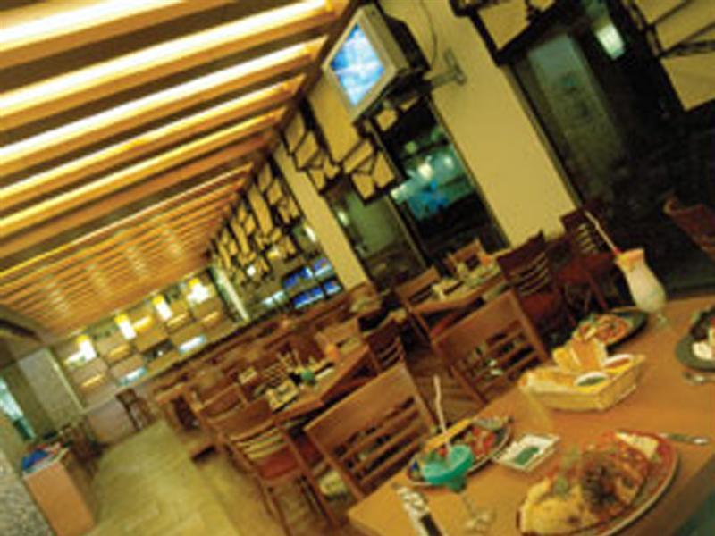 Ramada Plaza by Wyndham Beirut Raouche Hotel Bagian luar foto