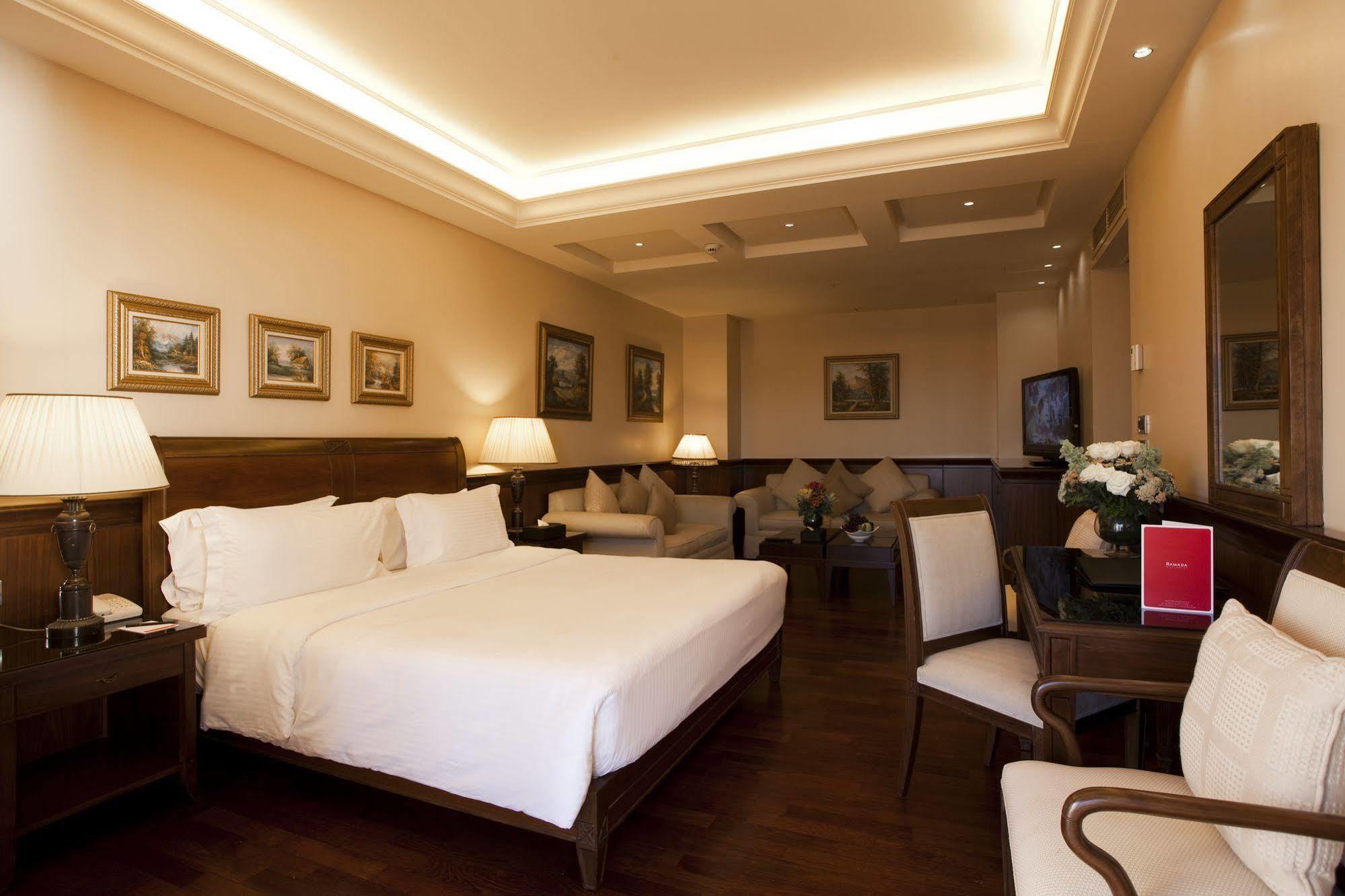 Ramada Plaza by Wyndham Beirut Raouche Hotel Bagian luar foto