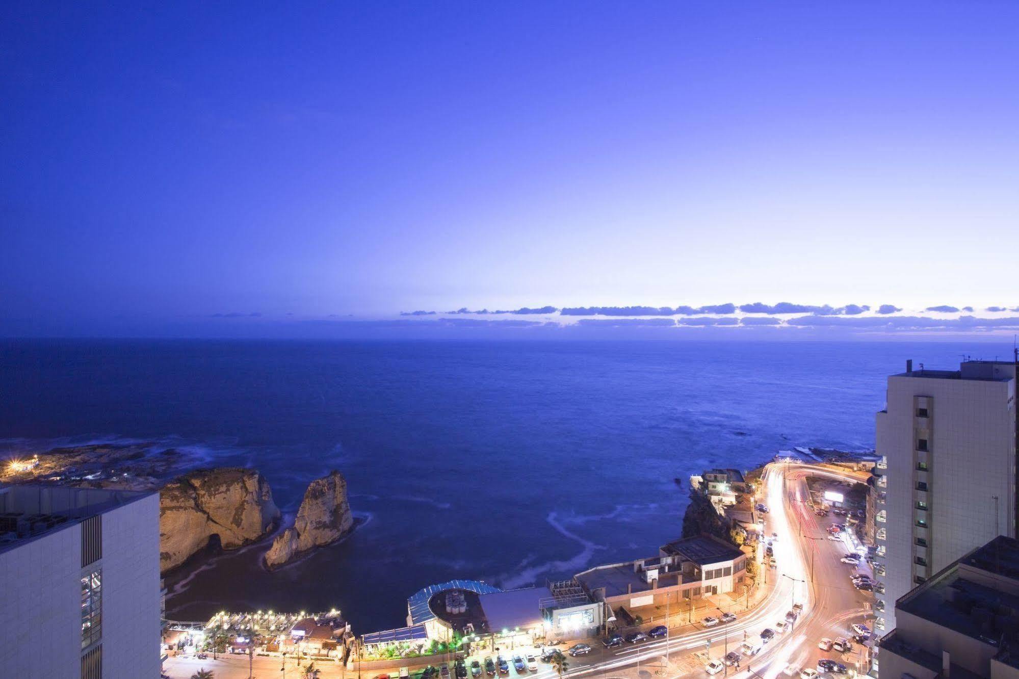 Ramada Plaza by Wyndham Beirut Raouche Hotel Bagian luar foto