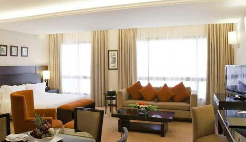 Ramada Plaza by Wyndham Beirut Raouche Hotel Bagian luar foto